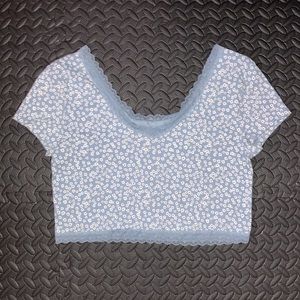 NWOT Floral Crop Short Sleeve Top